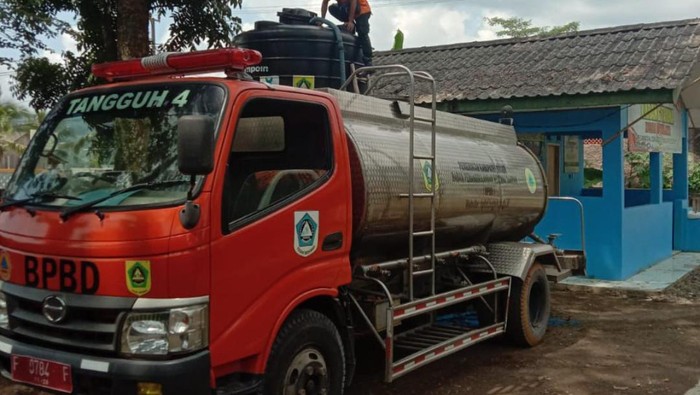 Warga Jonggol Alami Kekeringan, BPBD Bogor Salurkan Air Bersih untuk Meredakan Krisis