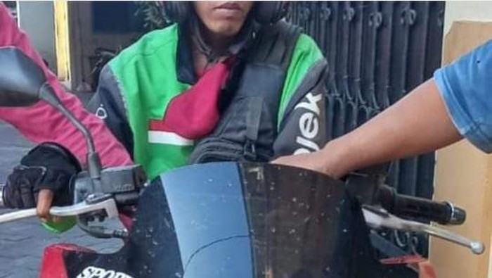 Driver ojol onani di Gresik
