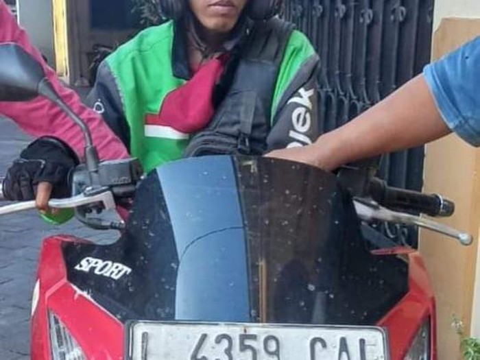 Driver ojol onani di Gresik