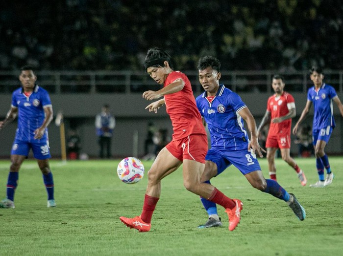 Pertandingan final Piala Presiden 2024 mempertemukan Borneo FC Samarinda kontra Arema FC. Laga Borneo FC vs Arema FC berlangsung di Stadion Manahan, Solo, Minggu (4/8/2024).