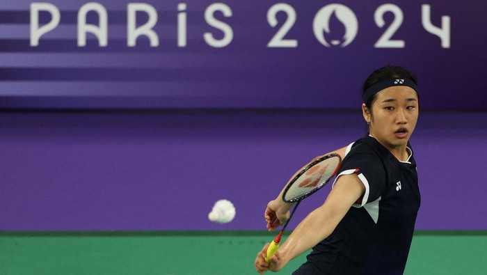 Gregoria Mariska Tunjung gagal melaju ke final cabor bulutangkis Olimpiade 2024. Dia kalah dari An Se-young 21-11, 13-21, dan 16-21. Duel berlangsung di Porte de La Chapelle Arena, Paris, Prancis, Minggu (4/8/2024).