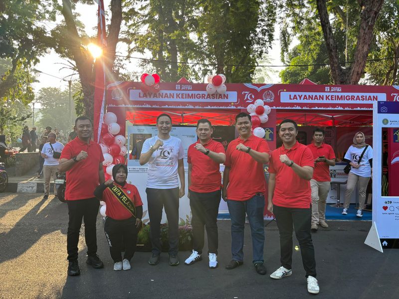 Imigrasi Surabaya bagi-bagi voucher gratis di CFD Taman Bungkul