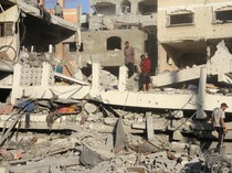 Serangan Udara Israel Hantam Sekolah dan Rumah Sakit, Tewaskan 30 Warga Gaza