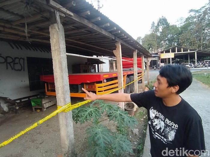 Lokasi tiga warga di Dusun Diwak, Desa Purwosari, Tegalrejo, Magelang, diserang para pelaku tawuran, Minggu (4/8/2024). Satu korban meninggal akibat luka bacok.