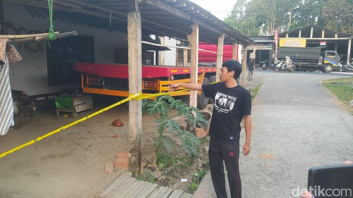 Lokasi tiga warga di Dusun Diwak, Desa Purwosari, Tegalrejo, Magelang, diserang para pelaku tawuran, Minggu (4/8/2024). Satu korban meninggal akibat luka bacok.