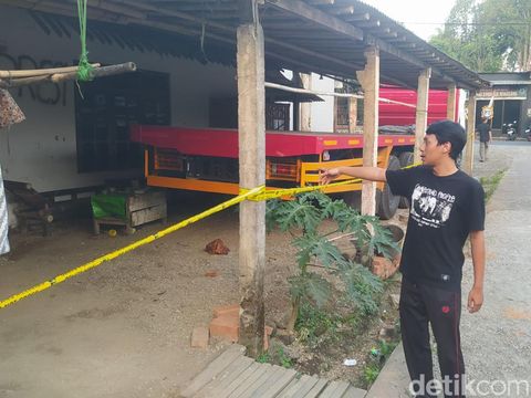 Lokasi tiga warga di Dusun Diwak, Desa Purwosari, Tegalrejo, Magelang, diserang para pelaku tawuran, Minggu (4/8/2024). Satu korban meninggal akibat luka bacok.