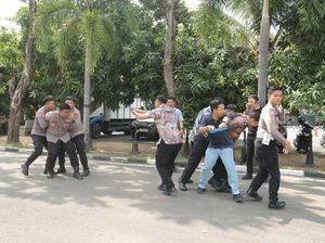16 Personel Polres Mojokerto Dilatih Jadi Pengawal Pribadi Paslon Pilkada 2024