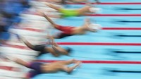 Perenang berlomba dalam babak penyisihan gaya dada 100 meter putra pada Olimpiade Musim Panas 2024, Sabtu, 27 Juli 2024, di Nanterre, Prancis. AP/Martin Meissner