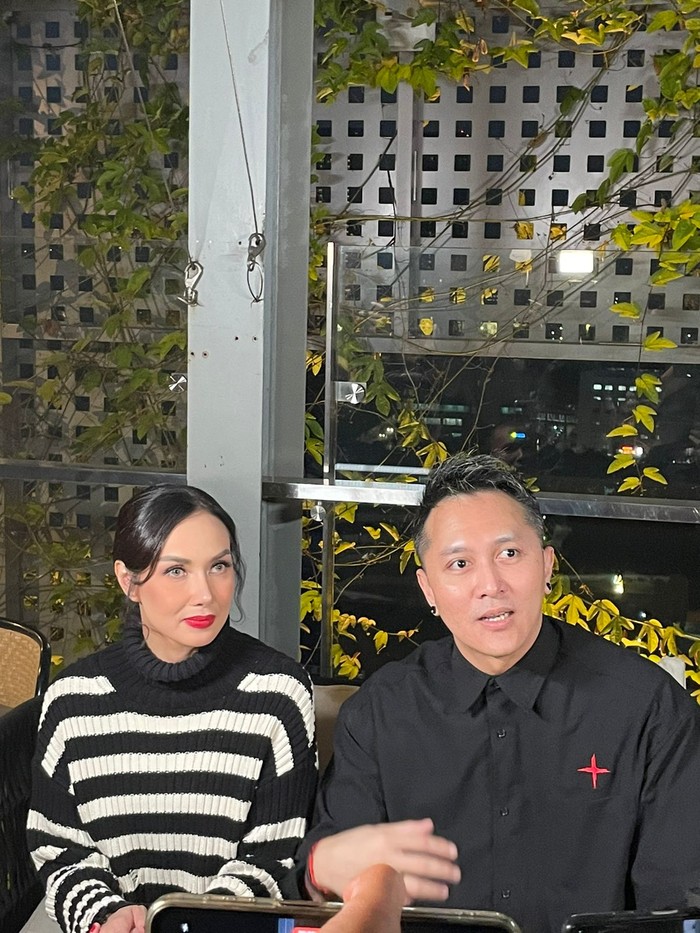 Demian Aditya dan Sara Wijayanto menawarkan hal baru untuk mengalami hal-hal yang magis.