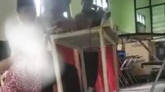 Sebuah video kekerasan pelajar di Kota Malang, viral di medsos. Kekerasan itu terjadi di lingkungan SMKN 12 Kota Malang