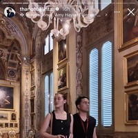 Thariq dan Aaliyah juga mengunjungi salah satu museum di Italia. Pesona pengantin baru tersebut terlihat semakin terpancar saat keduanya berbulan madu dan menghabiskan waktu bersama. Foto: Instagram