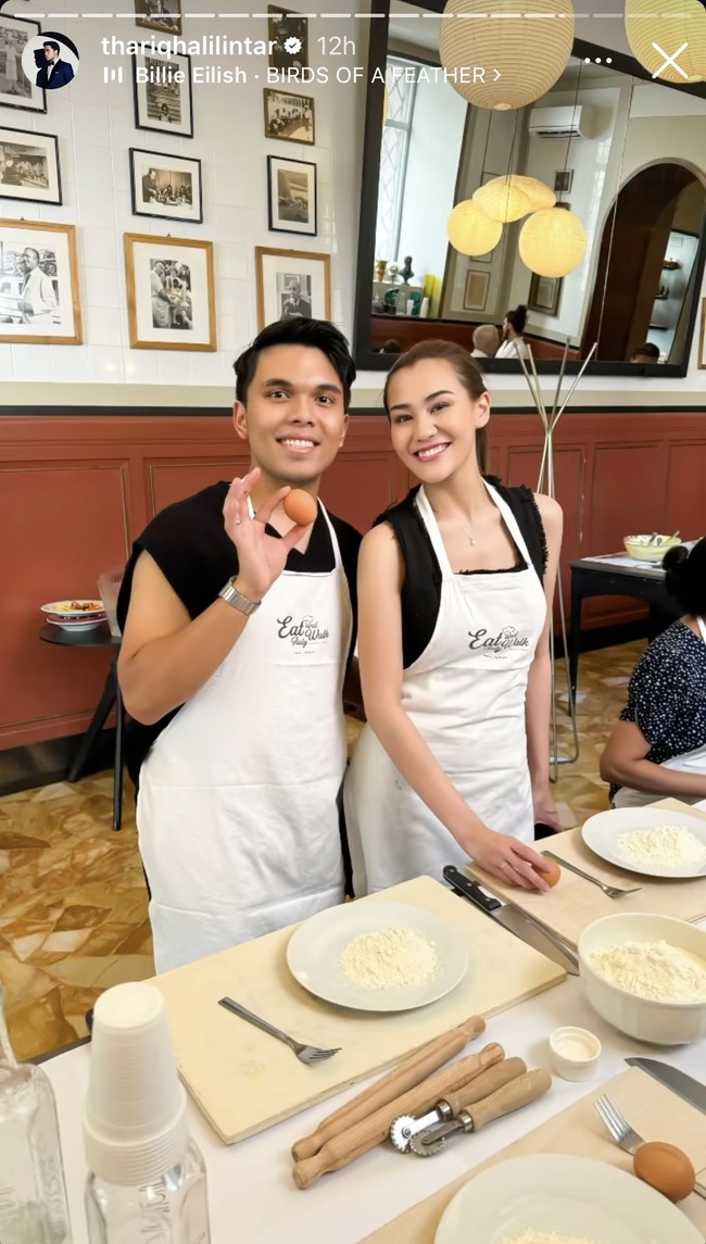 Pasangan yang resmi menikah pada Jumat (26/7/24) itu juga menjajal kelas memasak di sana. Ekspresi bahagia terpancar jelas di wajah pasutri baru tersebut. Foto: Instagram