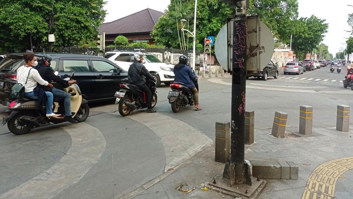 Kanak-kanak yang Mengendalikan Kendaraan di Kemang Ditangkap Setelah Menimbulkan Kepanikan Warga