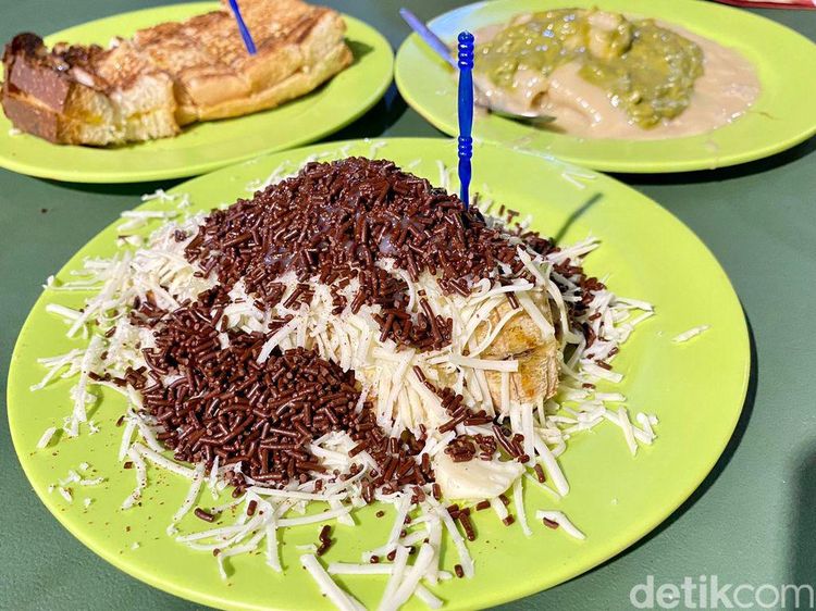 Manis Creamy! 20 Pancong Lumer dengan Aneka Topping