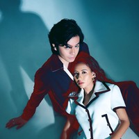 Tampil dengan look berbeda, gaya keduanya kali ini juga tak kalah mencuri atensi. Di pemotretan kali ini Angga dan Shenina tampak mengenakan busana berwarna monokrom dari Gucci. Foto: Instagram/@angga