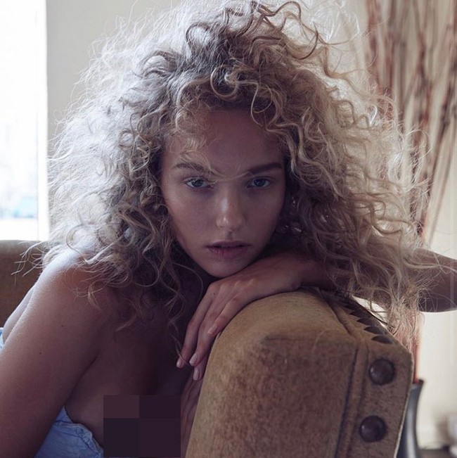 Tobey Maguire dikaitkan dengan beberapa wanita cantik sejak perceraiannya dengan Jennifer Meyer. Sebelumnya ia disebut dekat dengan Lily Chee yang langsung dibantah mantan istri. Beberapa waktu lalu ia kembali digosipkan punya pacar baru, model bernama Babette Strijbos. Foto: Instagram Babette Strijbos