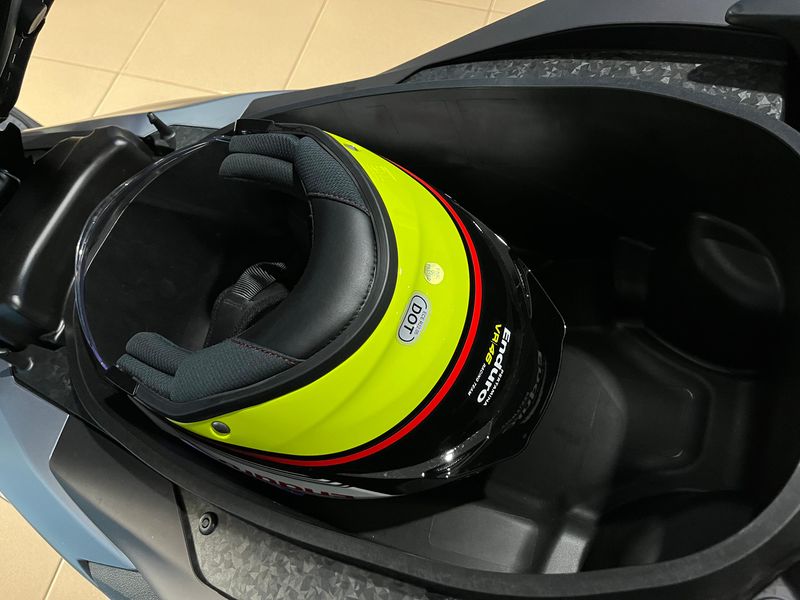 Bagasi Yamaha Yamaha Nmax Turbo berkapasitas 25 liter