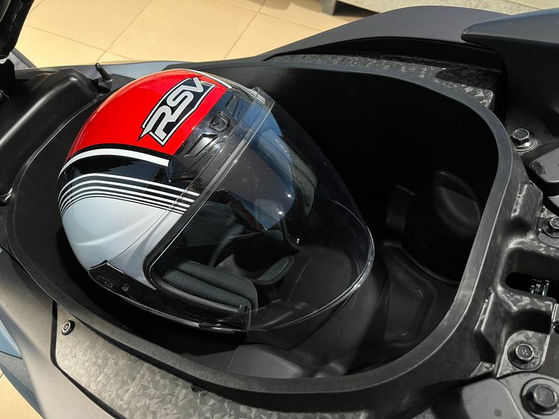 Bagasi Yamaha Yamaha Nmax Turbo berkapasitas 25 liter