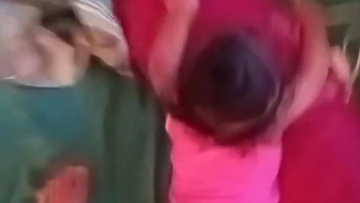 Bayi di Pinrang diancam dibunuh ayahnya sendiri.
