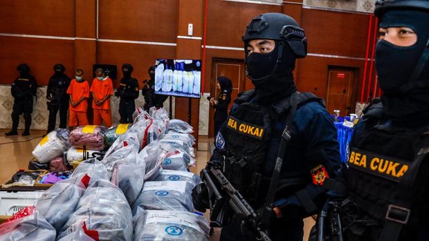BNN bersama Ditjen Bea dan Cukai menggagalkan upaya penyelundupan 113 kg ganja asal Thailand. Dua orang ditangkap aparat. (dok BNN)