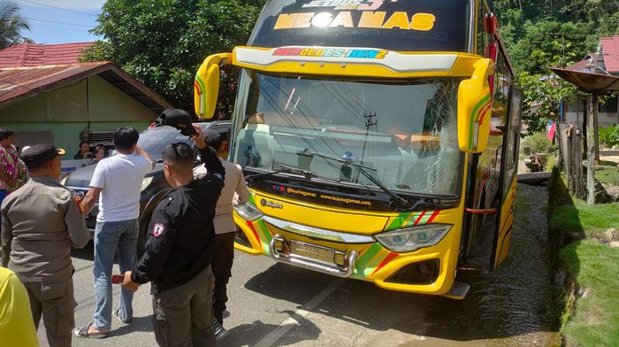 Bus tabrak bocah usia 6 tahun di Morowali.