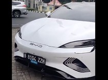 Polisi Tindak Mobil Listrik BYD Seal Pakai Pelat ZZH yang Diduga Palsu