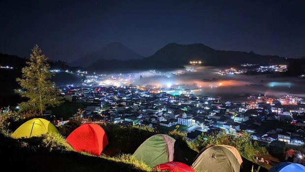 Camping di Wisata Bukit Scooter Dieng.