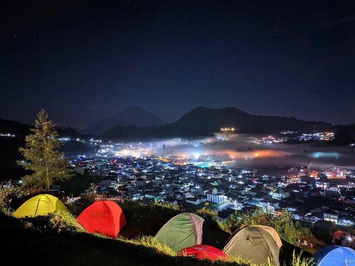 Camping di Wisata Bukit Scooter Dieng.