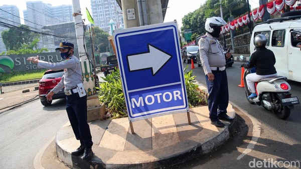 Dishub Terapkan Contraflow untuk Atasi Macet Imbas Proyek Galian di Cipulir