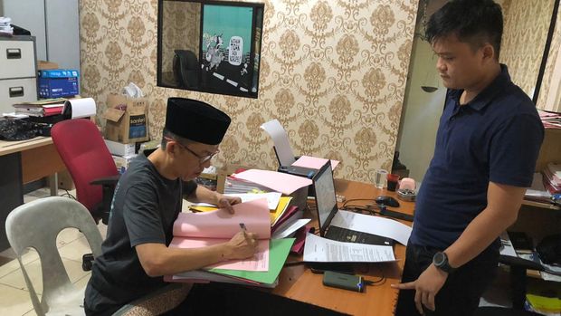 Eks Pj Wali Kota Tanjungpinang Hasan ditangguhkan penahanan oleh penyidik Polres Bintan.(Dok Polres Bintan)