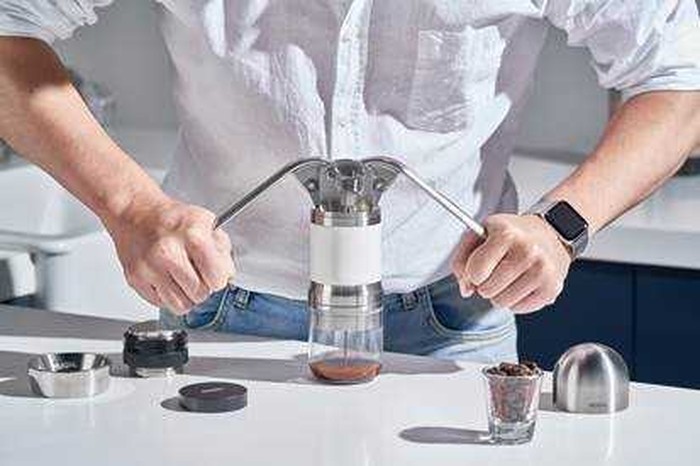 5 Alat Espresso Manual Ini Cocok untuk Meracik Kopi di Rumah