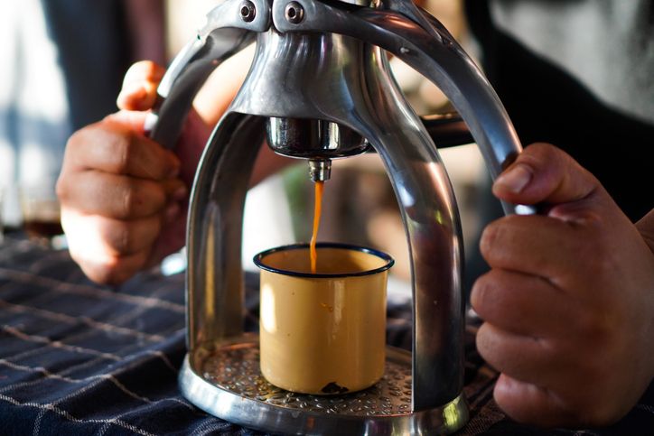 5 Alat Espresso Manual Ini Cocok untuk Meracik Kopi di Rumah