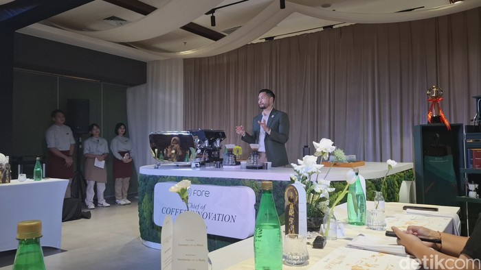 Fore Coffee X Mikael Jasin Fore Coffee X Mikael Jasin