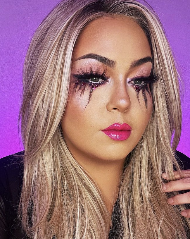 Pada akhir video, penampilannya berubah drastis hingga membuat banyak orang merasa takjub dan menyebutnya sebagai ‘catfish.’  Banyak yang merasa terkejut melihat perbedaan antara penampilan awal dan akhirnya. Foto: dok. Instagram @lashesandlosing