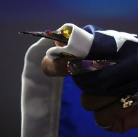 Norenberg sangat mengapresiasi atlet seperti Shacarri yang berani tampil beda di lapangan. Saya hadir untuk membantu para atlet mencari tahu cara yang tepat untuk mengekspresikan diri agar dapat memacu kekuatan, dan mendukung metode pilihan mereka, katanya kepada harian The Guardian. (Foto: AP Photo/Petr David Josek)