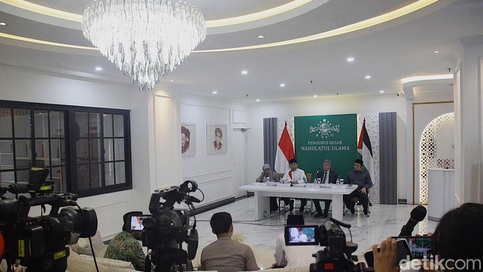 Gus Yahya Bertemu Dubes Palestina Bahas Kondisi Gaza Terkini Ketua PBNU Yahya Cholil Staquf atau Gus Yahya melakukan pertemuan dengan Dubes Palestina Zuhair Al-Shun. Pertemuan itu membahas situasi di Gaza terkini.