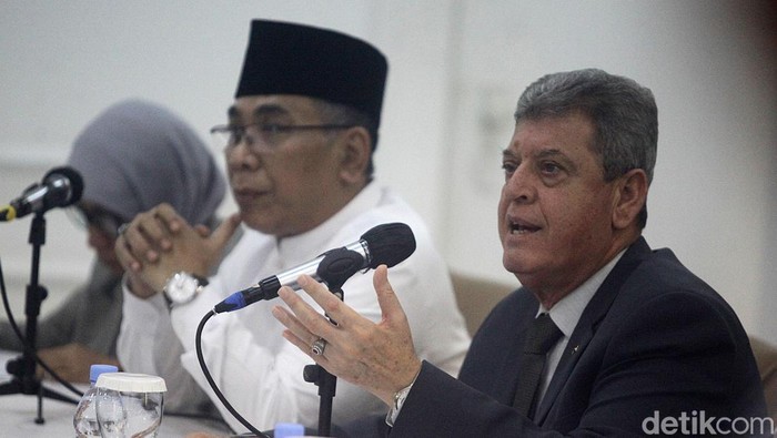 Gus Yahya Bertemu Dubes Palestina Bahas Kondisi Gaza Terkini Ketua PBNU Yahya Cholil Staquf atau Gus Yahya melakukan pertemuan dengan Dubes Palestina Zuhair Al-Shun. Pertemuan itu membahas situasi di Gaza terkini.