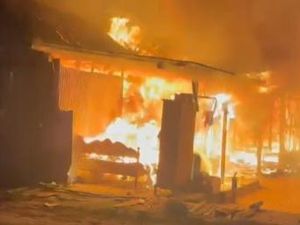 Dua Rumah di Pulau Kangean Ludes Terbakar, Pemilik Ngungsi ke Tetangga