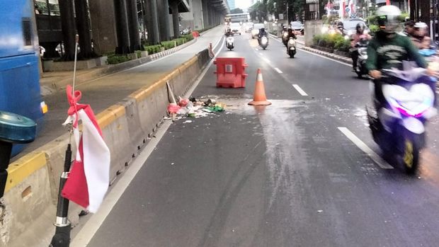 Kecelakaan Pengendara CBR Tabrak Pedagang Lontong Sayur