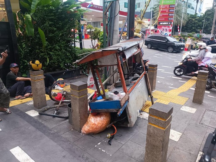 Tabrakan Tragis CBR dengan Penjual Lontong Sayur di Rasuna Said Jakarta Selatan