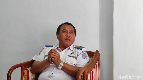 Kepala Bidang Angkutan Jalan Dinas Perhubungan (Dishub) Bali I Nyoman Sunarya saat ditemui detikBali di kantornya, Senin (5/8/2024). (I Wayan Sui Suadnyana/detikBali)