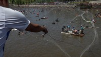 Kegiatan ini sekaligus sebagai ajang promosi wisata serta peningkatan ekonomi warga dengan memanen sekitar 25.000 ekor berbagai jenis ikan air tawar seperti ikan nila, lele, patin, mujair, karper, dan tawas berbiaya tiket retribusi Rp 50.000 per orang untuk panen sepuasnya.  