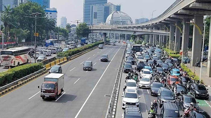 Lalin Jalan Gatot Subroto Pancoran Arah Kuningan