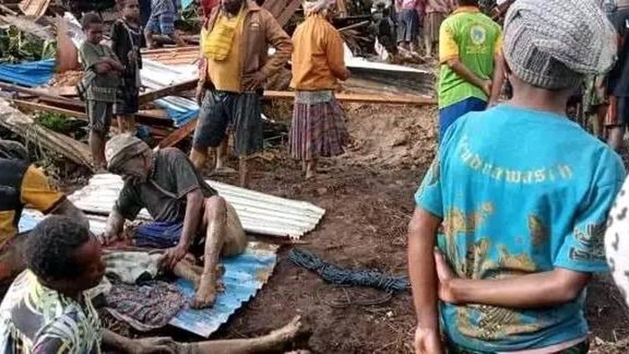 Longsong menerjang Kampung Bukapa di Dogiyai, Papua Tengah.