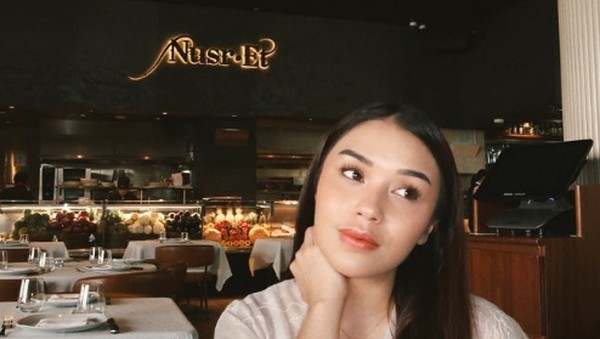 Lula Lahfah Makan di Restoran Salt Bae hingga Kulineran di Jepang