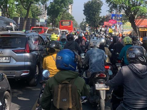 Macet di Jalan Ahmad Yani Bandung.