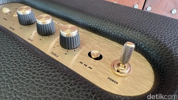 Marshall Homeline III kini menggunakan Power Switch dan tombol pengontrolan media di sebelahnya. Foto: Adi Fida Rahman/detikINET