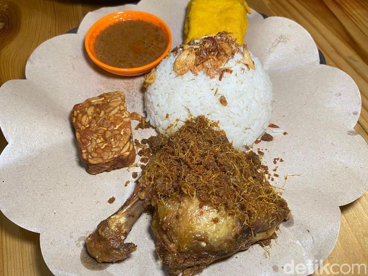Nasi Uduk Lauk Ayam hingga Paru Serundeng Enak Ada di Cipete