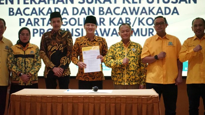 Nur Arifin-Syah Mohammad Natanegara menerima rekom dari Golkar maju di Pilbup Trenggalek 2024