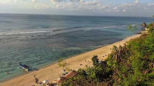 Pantai Thomas di Desa Pecatu, Kecamatan Kuta Selatan, Kabupaten Badung, Bali. (Tangkapan layar Google Earth/Ngakan Putu Ari Candra)
